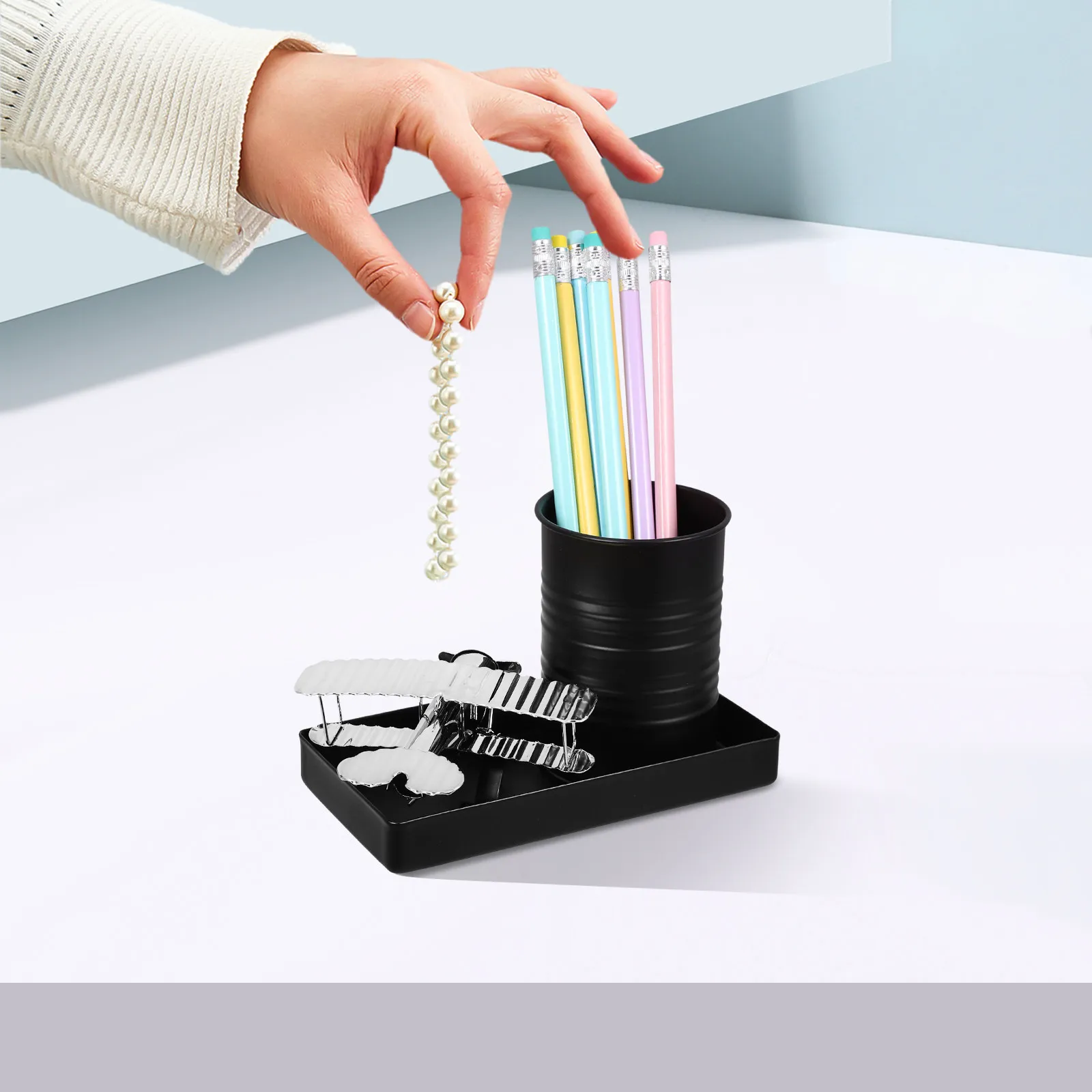 Metal Airplane Pen Holder Unique Desktop Organizer Spacious Iron Pencil Container Retro Office Desk Decor Pen Storage Bucket