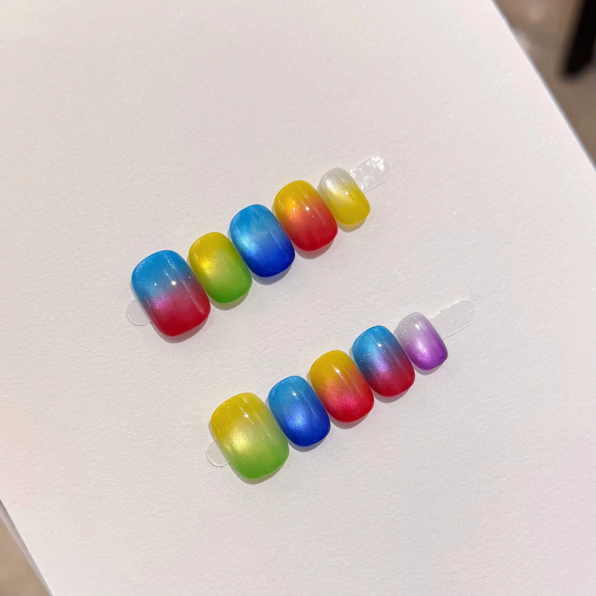 10個入り ハンドメイド つけ爪 レインボーガラスビーズ キャッツアイ フェイクネイル 取り外し可能 可愛い キャンディーカラー ショートネイル