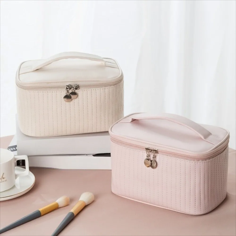Multifunctionele reiswasopbergtas Leuke effen kleur taart make-up tas PU-leer Toilettas met grote capaciteit Dagelijks gebruik