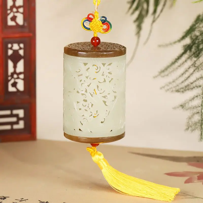 

Natural Hetian jade hollow sugar jade white jade two-color sachet pendant master design random