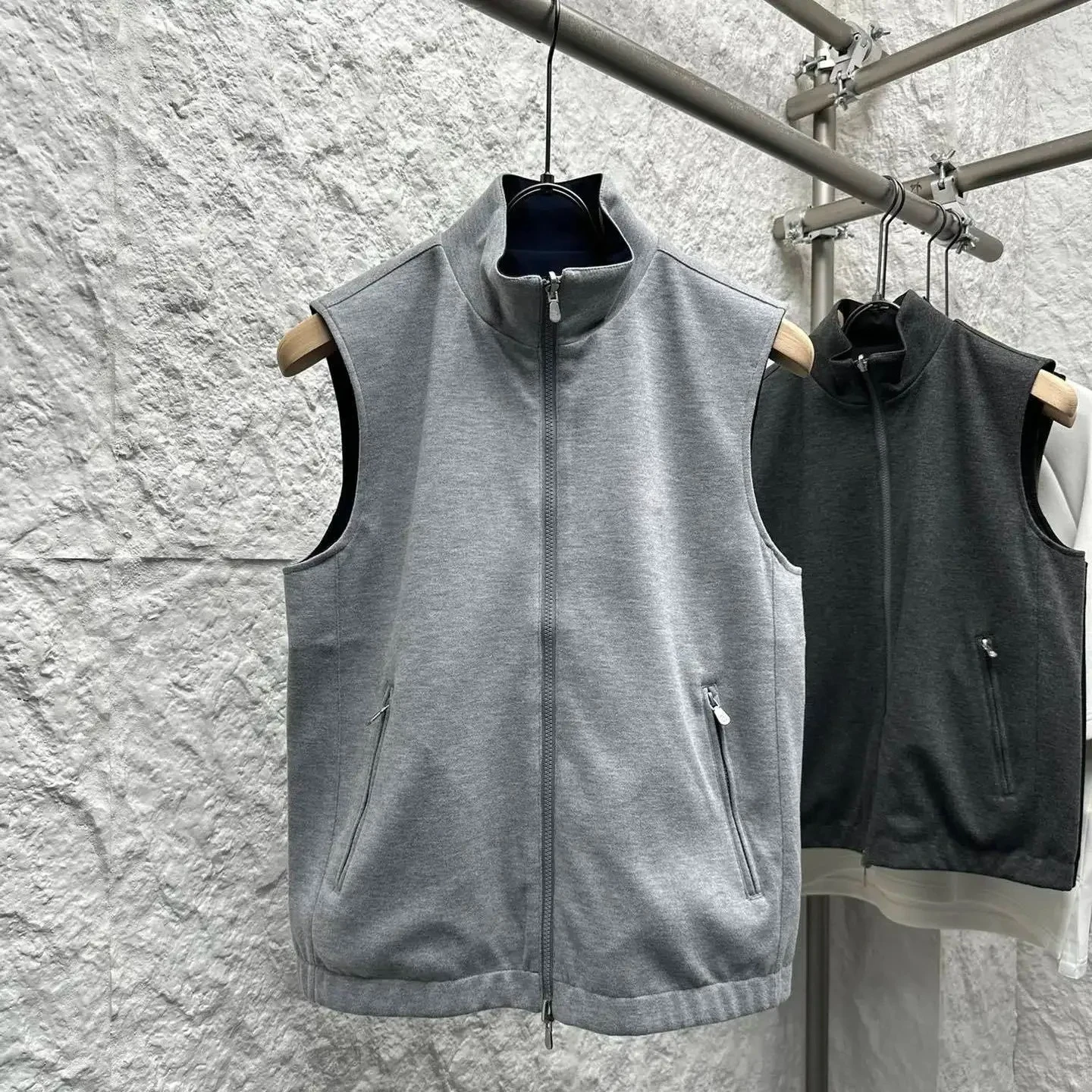 

BC solid color simple casual three-dimensional embroidered vest