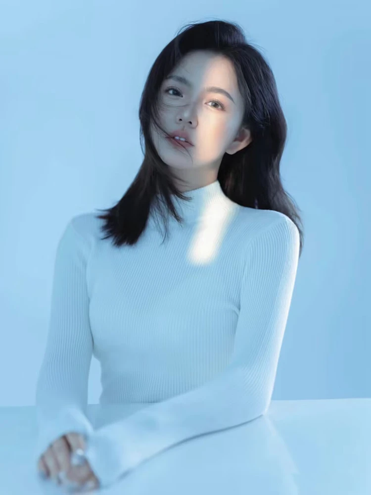 

New Arrival Studio Portrait Photography Oxygen Feel Girl Style Simple Art Photo Clothing Women's Fashion Autumn Season