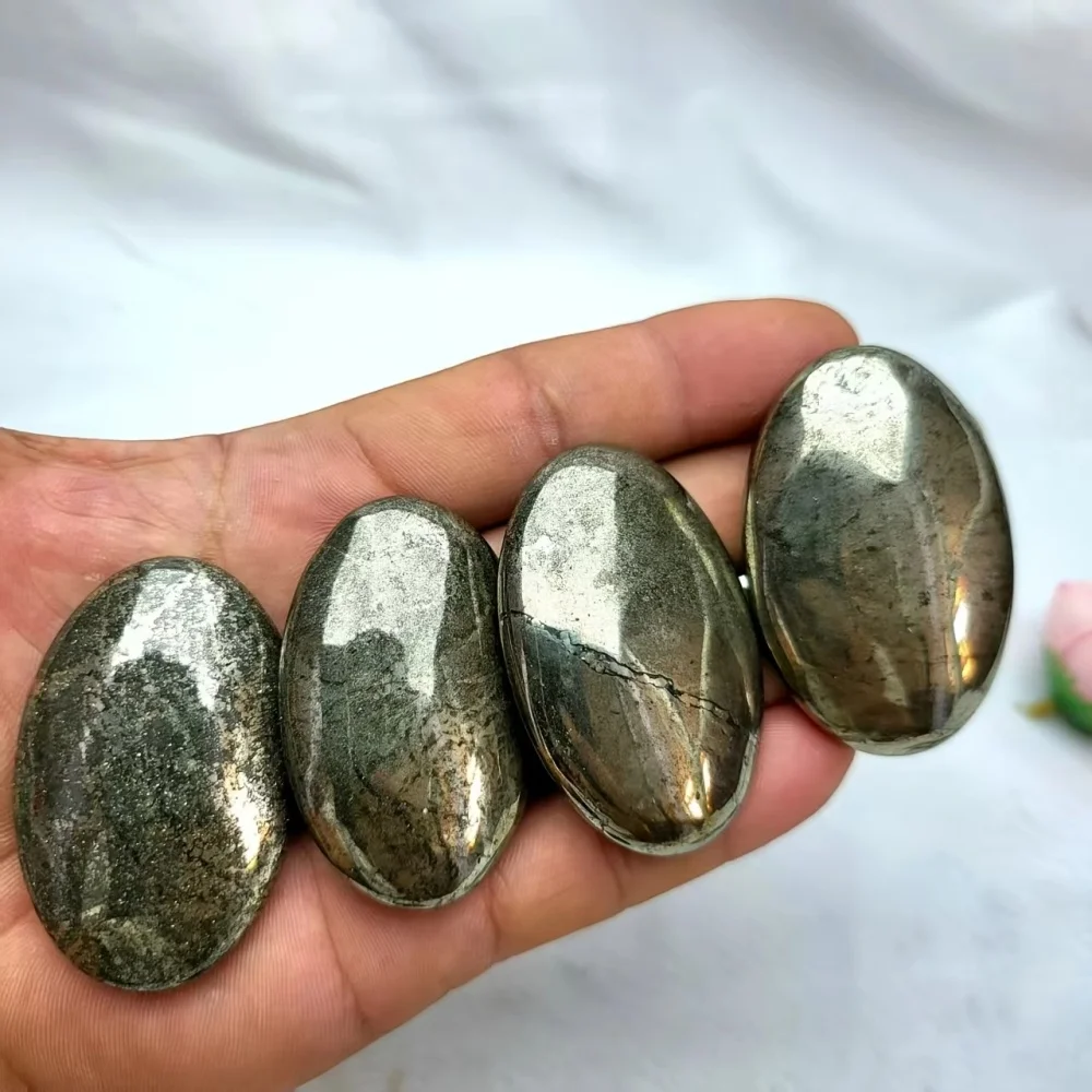 Natural Pyrite Palm Stone Polished Oval Shape Pocket Stone Healing Reiki Chakra Feng Shui Spiritual for Feng Shui Home Decoratio