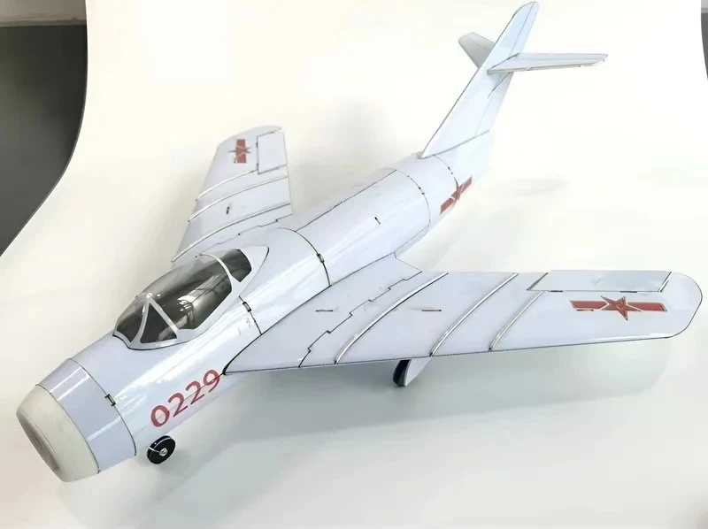 

J-5-30 бесщеточный кульверт с дистанционным управлением в сборе, модель самолета, украшение для рабочего стола, фигурка с фиксированным крылом, настоящая машина, детские игрушки