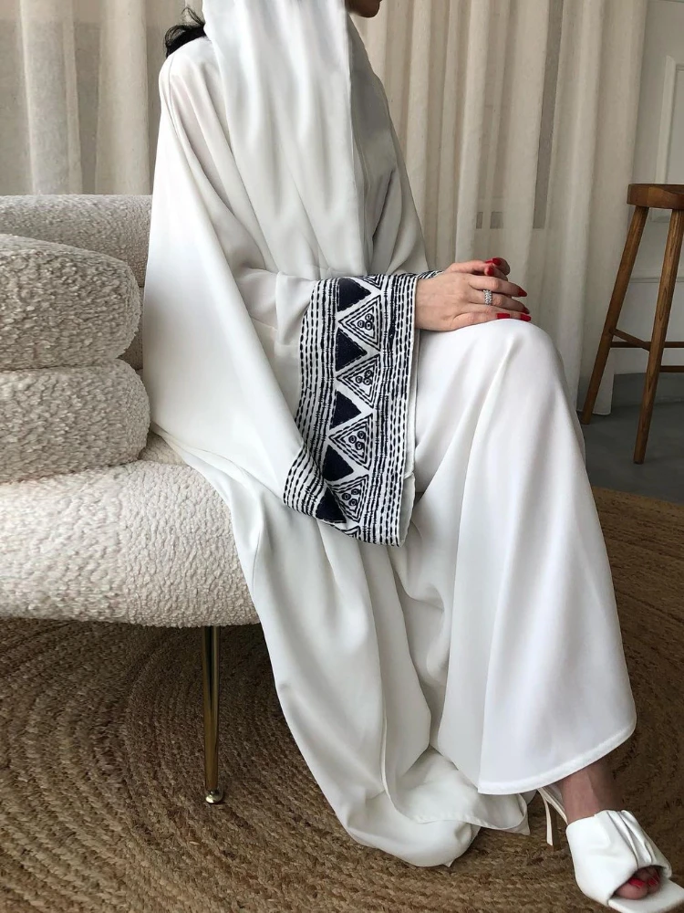 Eid Muslim Abaya for Women Embroidery Dress Dubai Arab Long Robe Morocco Abayas Kaftan Gorgeous Cardigan Robe Jalabiya 2024