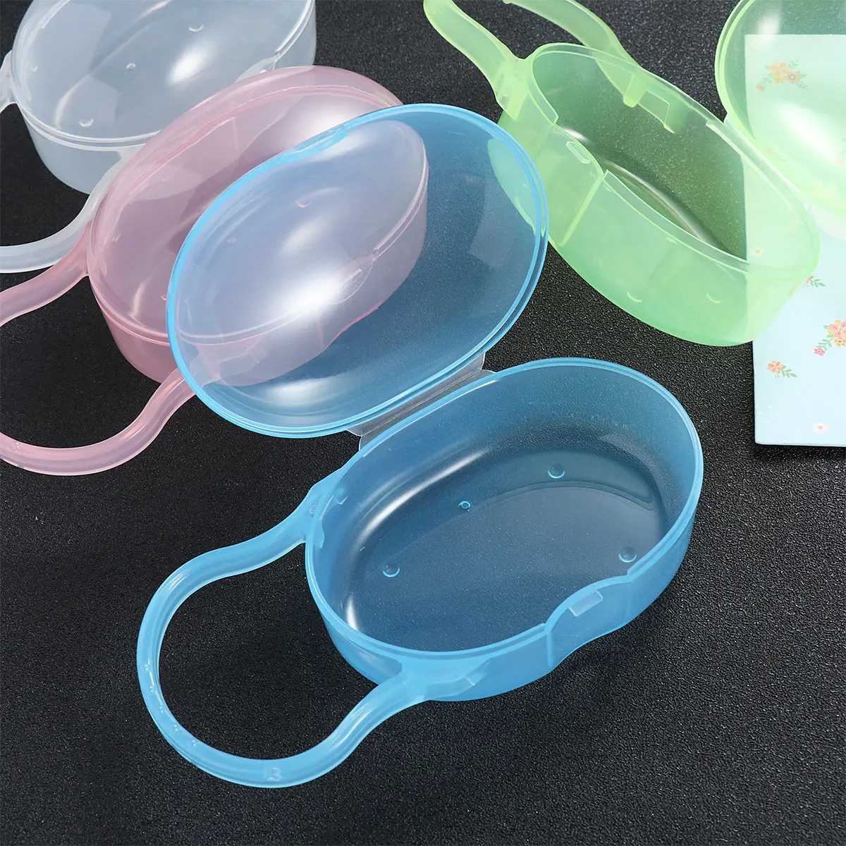 4Pcs Baby Pacifier Case Pacifier Holder Box Safe Healthy PP Material Convenient Carry Loop for on The Go Use Home Travel Storage