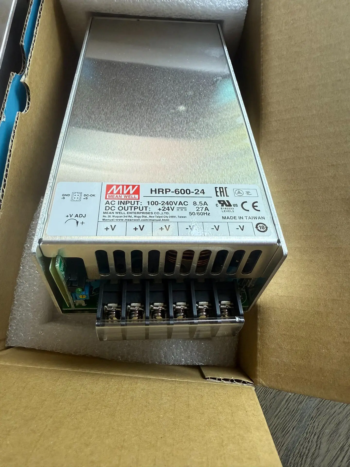 Taiwan Taiwan Mingwei HRP-600-24 switching power supply, 600W high power 24V output, 27A high current. Input voltage 100-240VAC