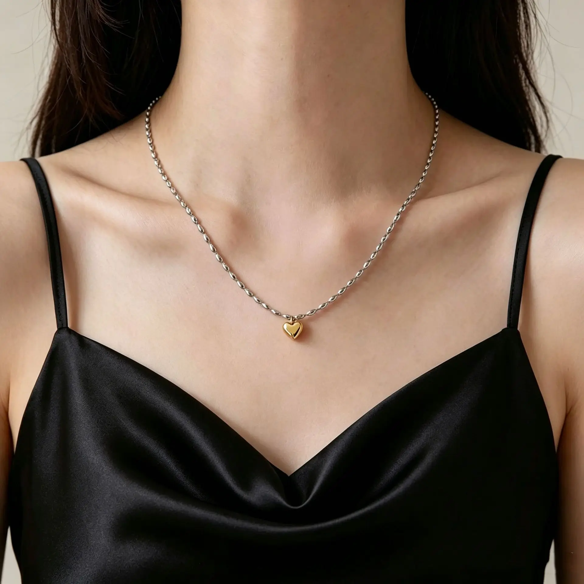 Metal Love Heart Rice Grain Chain Titanium Steel Necklace Women Simple Atmosphere Niche Design Daily Versatile Collarbone