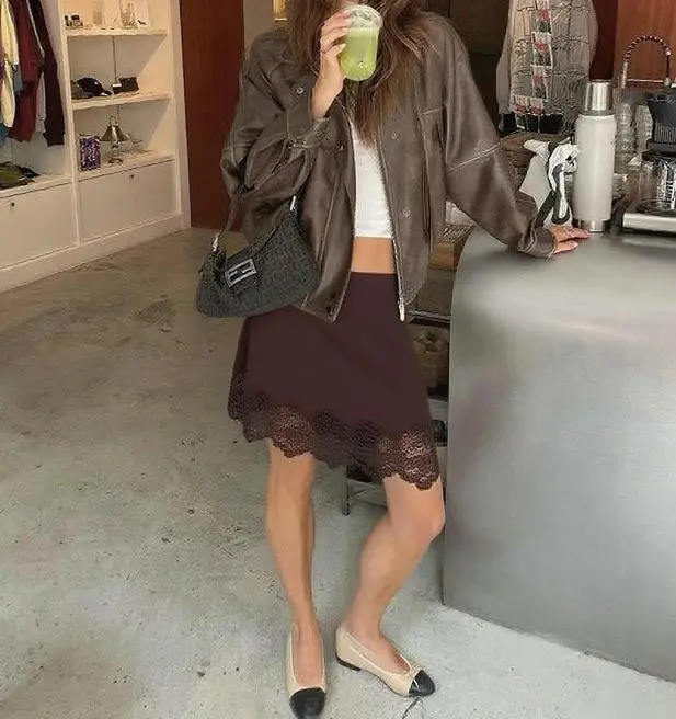 Femmes Sexy taille haute Satin Mini jupe blanc rouge Chic Streetwear été taille élastique mince jupe filles chaudes décontracté Simple