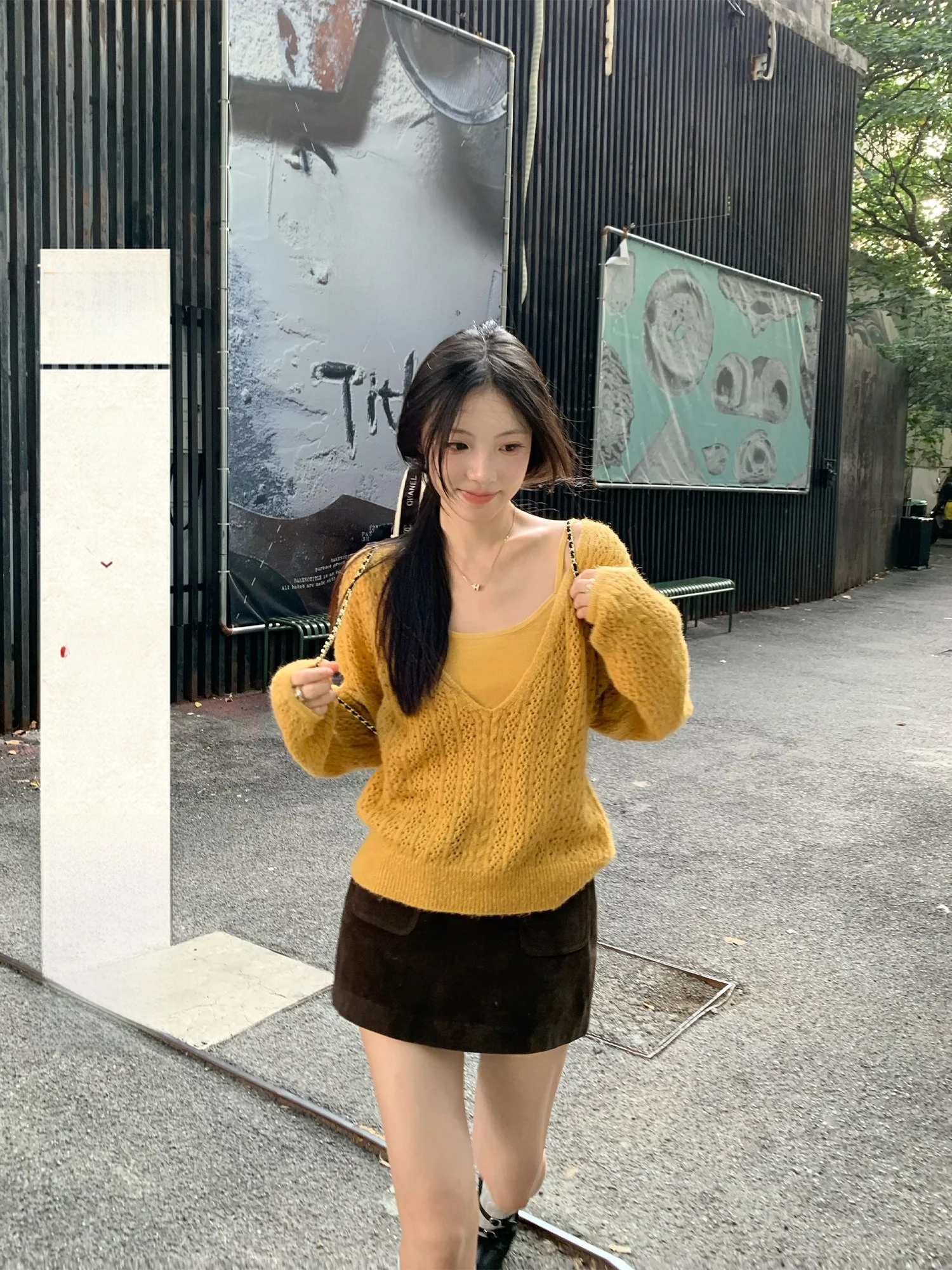 

Желтый вязаный свитер с V-образным вырезом для женщин, осенний, с узором «косы», ажурный, вязаный, комплект из двух предметов для вечера, в стиле Йорк.