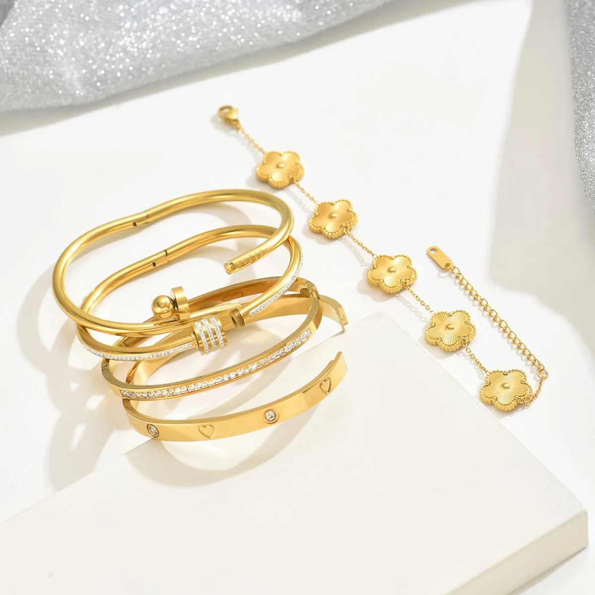 Thumbnail 3 - #40 Latest Gold Bracelets Offers