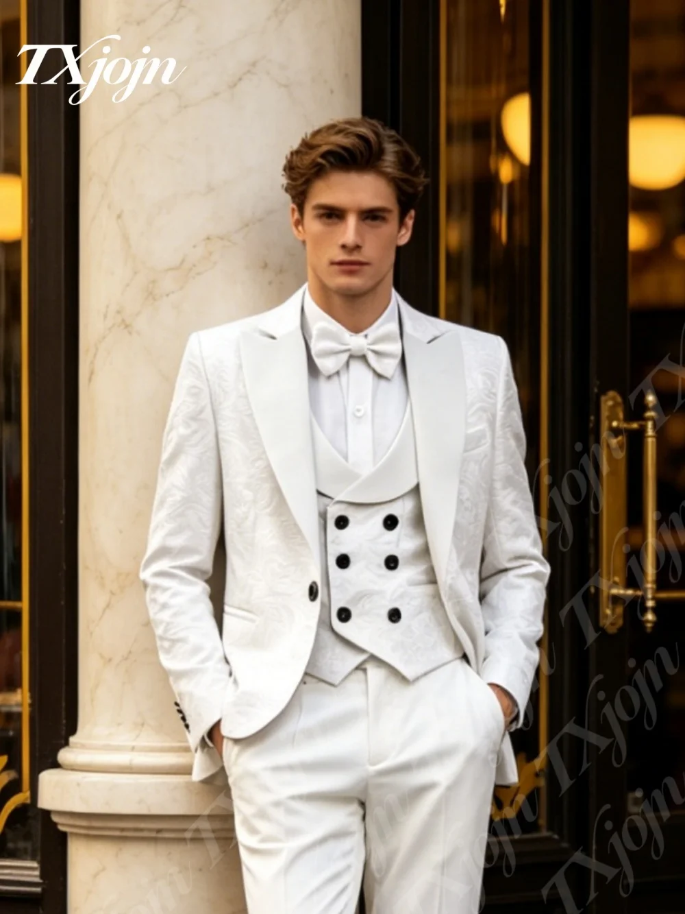 

Regal White Jacquard Blazer 3PCS Formal Suit White Peak Lapel For Men Slim Fit Tuxedo Set Plain White Pants Wedding Occasions