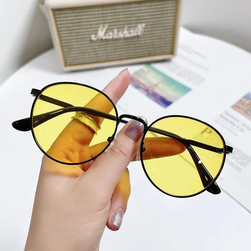 Neue Vintage Sonnenbrille Frauen Männer Runde Sonnenbrille Weibliche Retro Shades Metall Rahmen Oculos De Sol ﻿ für runde Herrenbrillen