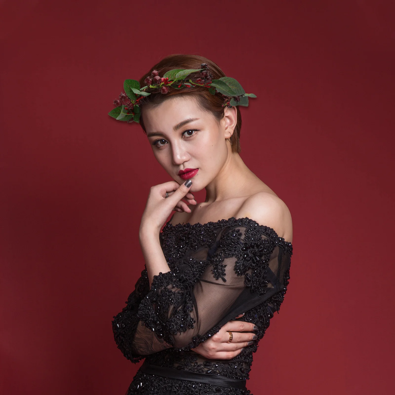 

Christmas Wreath Artificial Berry Garland Head Dress For Bride Red Wedding Party Decoration Hair Accessory