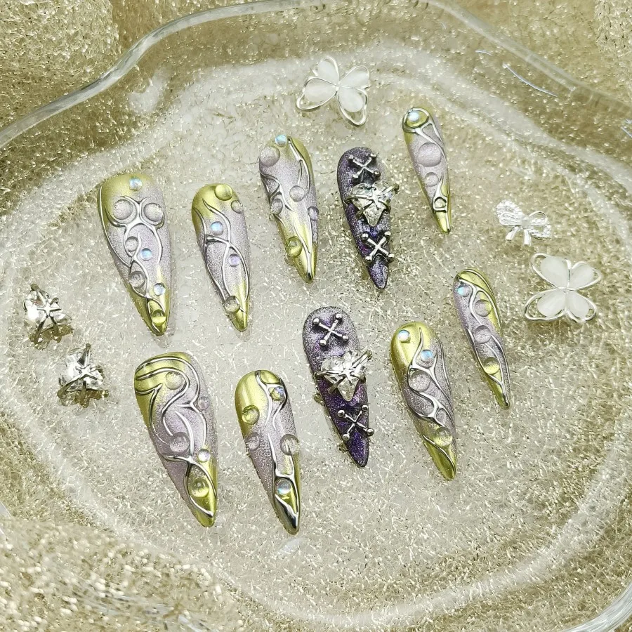 

Handmade pressed fake nails, simulated reusable artificial nails, long pointed styles, fashionable adhesive fake nails,