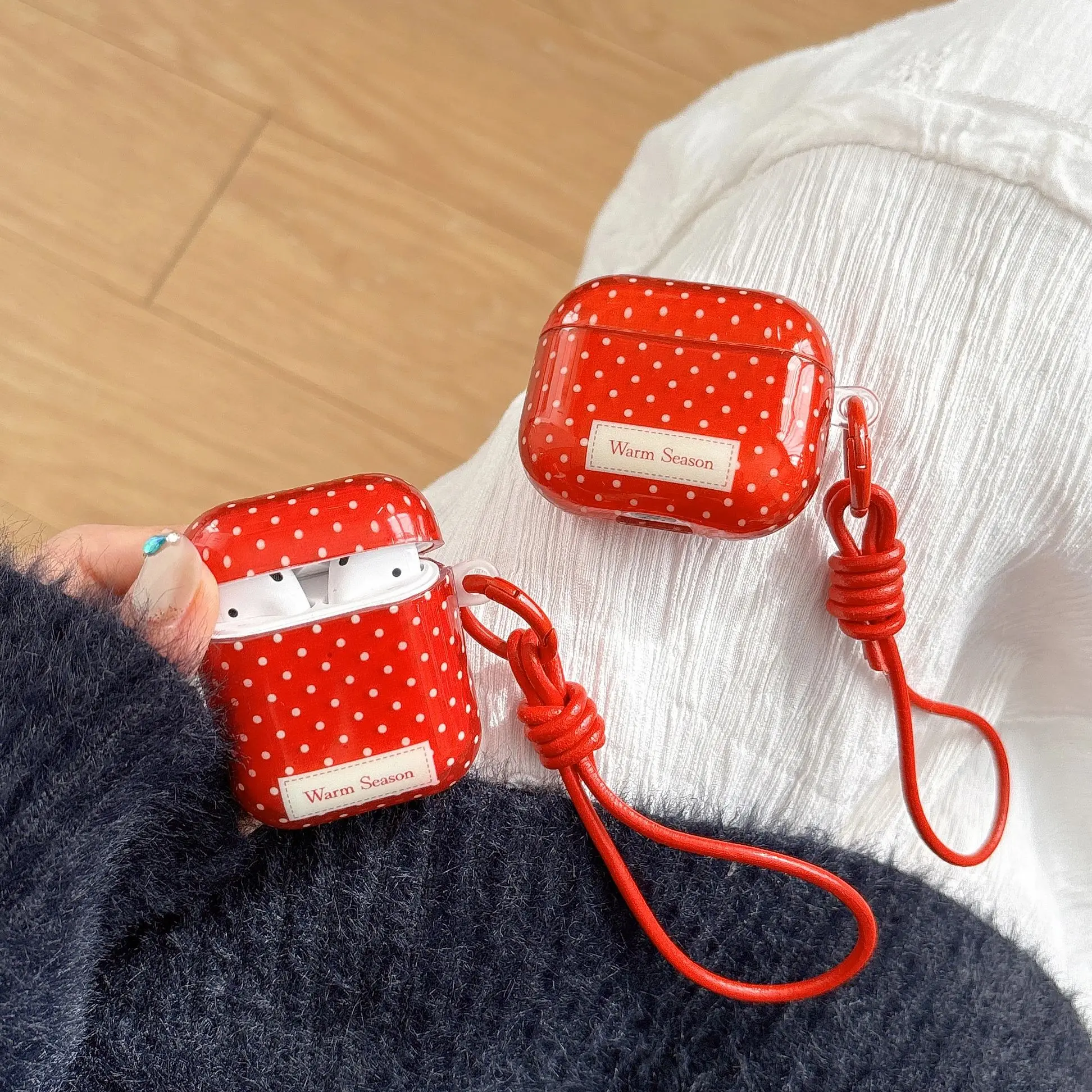 Fashion Simple Polka Dot Design Red Glossy Protective Earphone Case with Red Lanyard Cover for AirPods 1 2 3 4 Pro 2 Pro 3