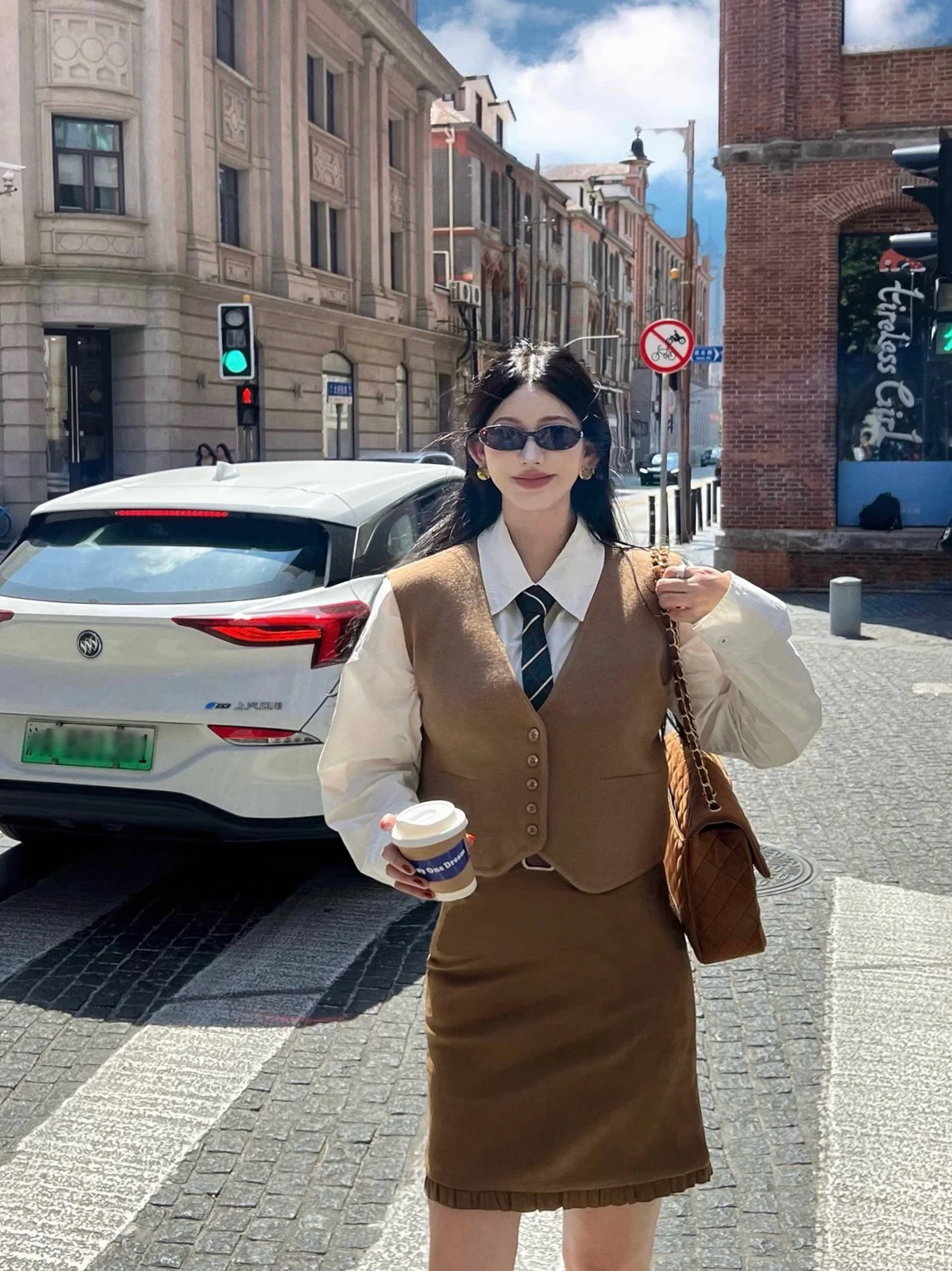 

Юбка INJUNE Dr Madrid Corridor из замши с кружевной отделкой, А-силуэт, с эффектом утяжки, с завышенной талией, универсальная, для повседневной носки