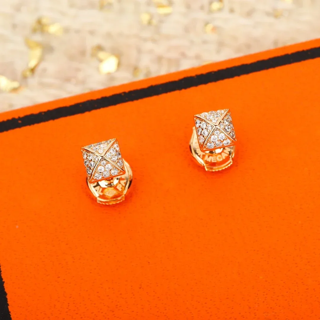 

New Hot Europe Designer Rose Gold Small Geometry Earrings Ear Studs Woman Top Quality Fine Jewelry Trend