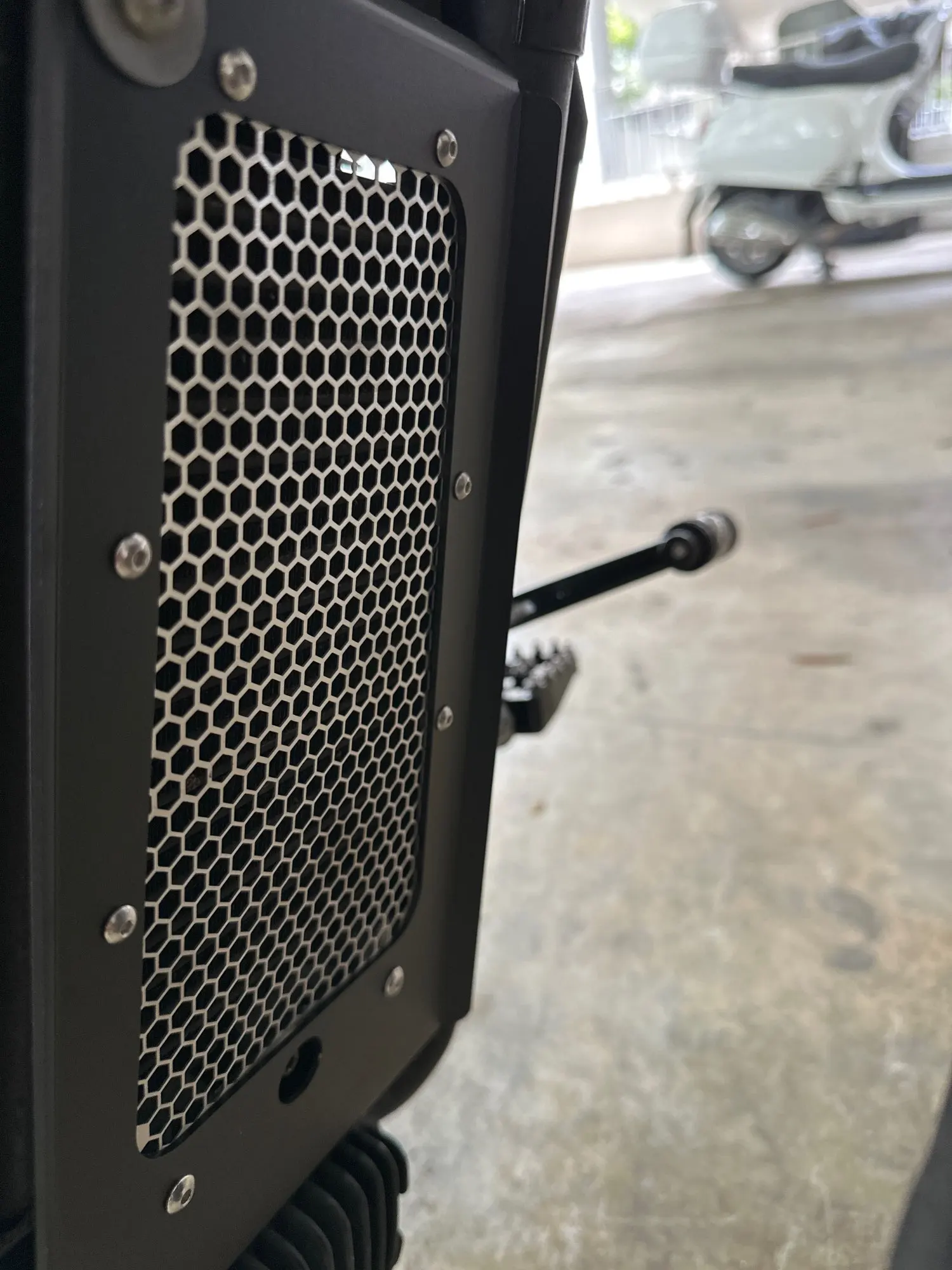 For Softail Range Breakout Standard Deluxe Fat Bob Boy Heritage Classic Low Rider FXDR Radiator Guard Grille Cover Protector