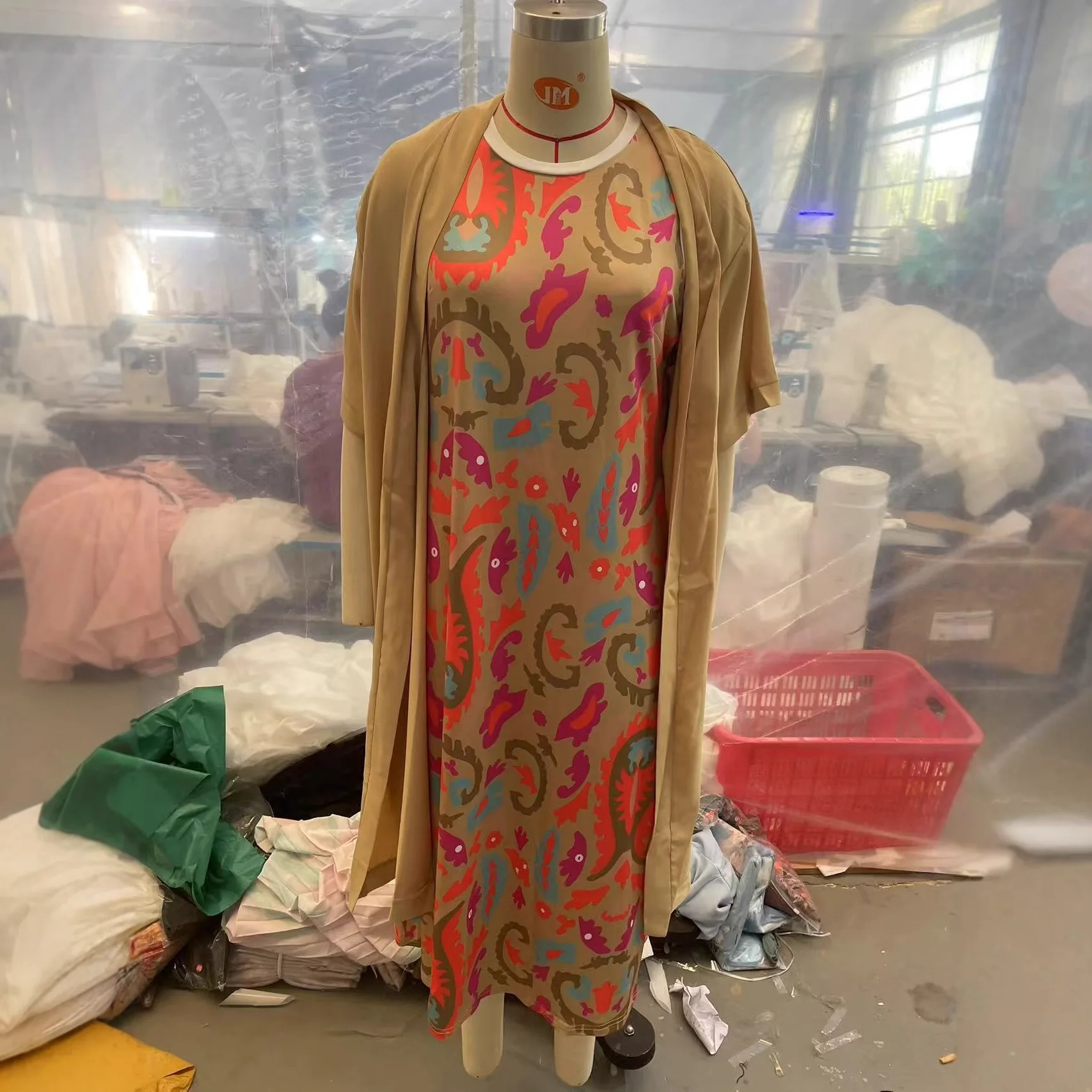 Sukienka damska z nadrukiem cyfrowym, okrągły dekolt, długa sukienka na ramiączkach + kardigan chroniący przed słońcem, 2025