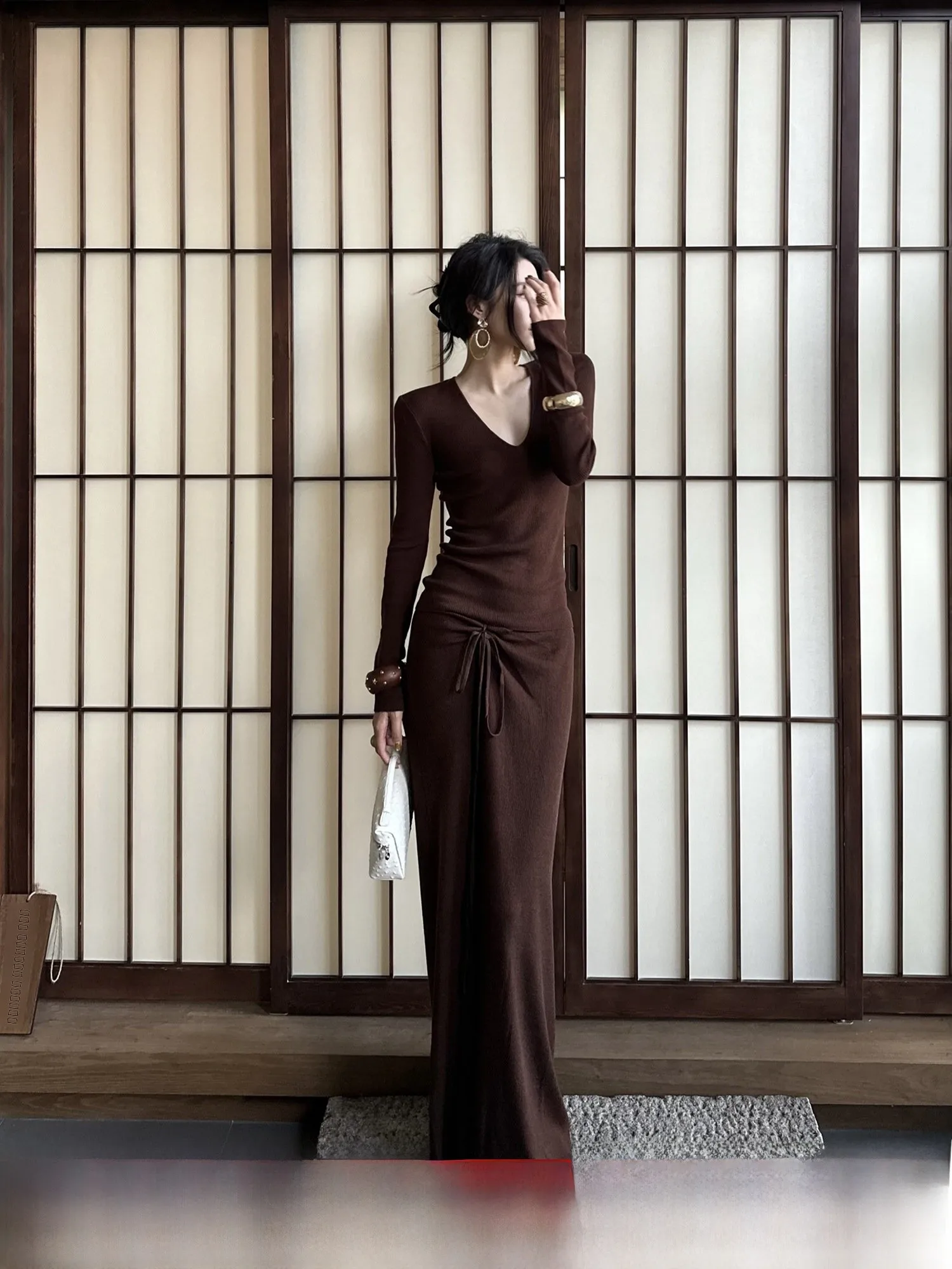 

KKABVOE Brown Ultrine Wool V-ne Long Sve Bal Knitted Top Belted Slim-fit Dr Set Korean Sle Women's Faion