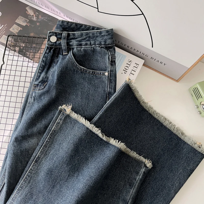 جينز ريترو مغسول عالي الخصر للنساء موضة الخريف حافة خام متعددة الاستخدامات مستقيمة الساق واسعة الساق طول الأرض سروال جديد