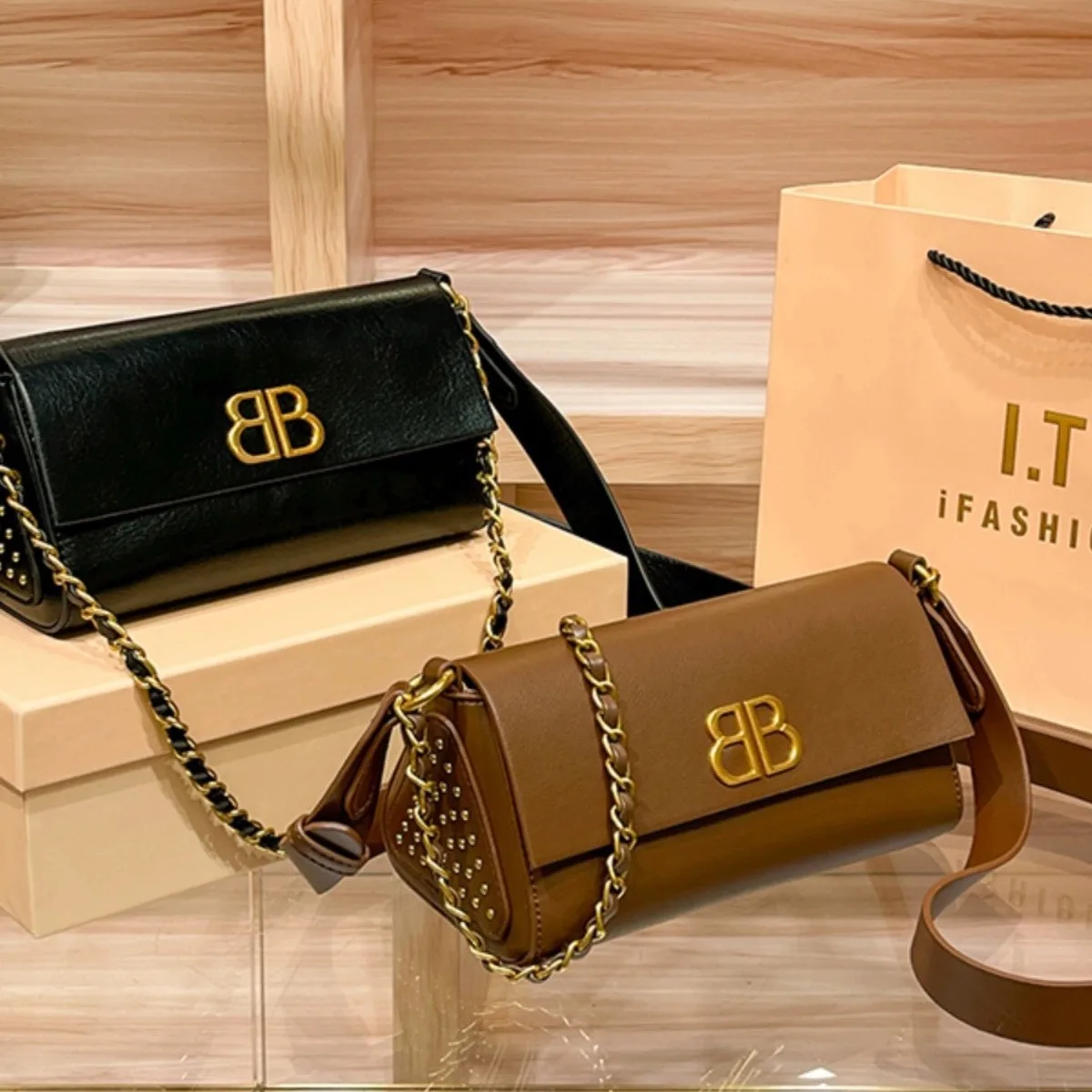 

Trendy Women's Shoulder Bag 2024 | Genuine Leather Underarm Purse for Women | Minimalist & Versatile Day To Night Bag