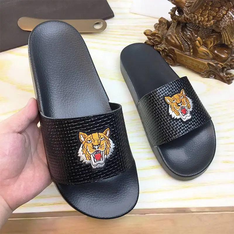 2024 Summer Men\'s Leather Slippers Fashion Personality Casual Outdoor Comfort Soft Sole Non-Slip Temperament Youth Beach Sandals