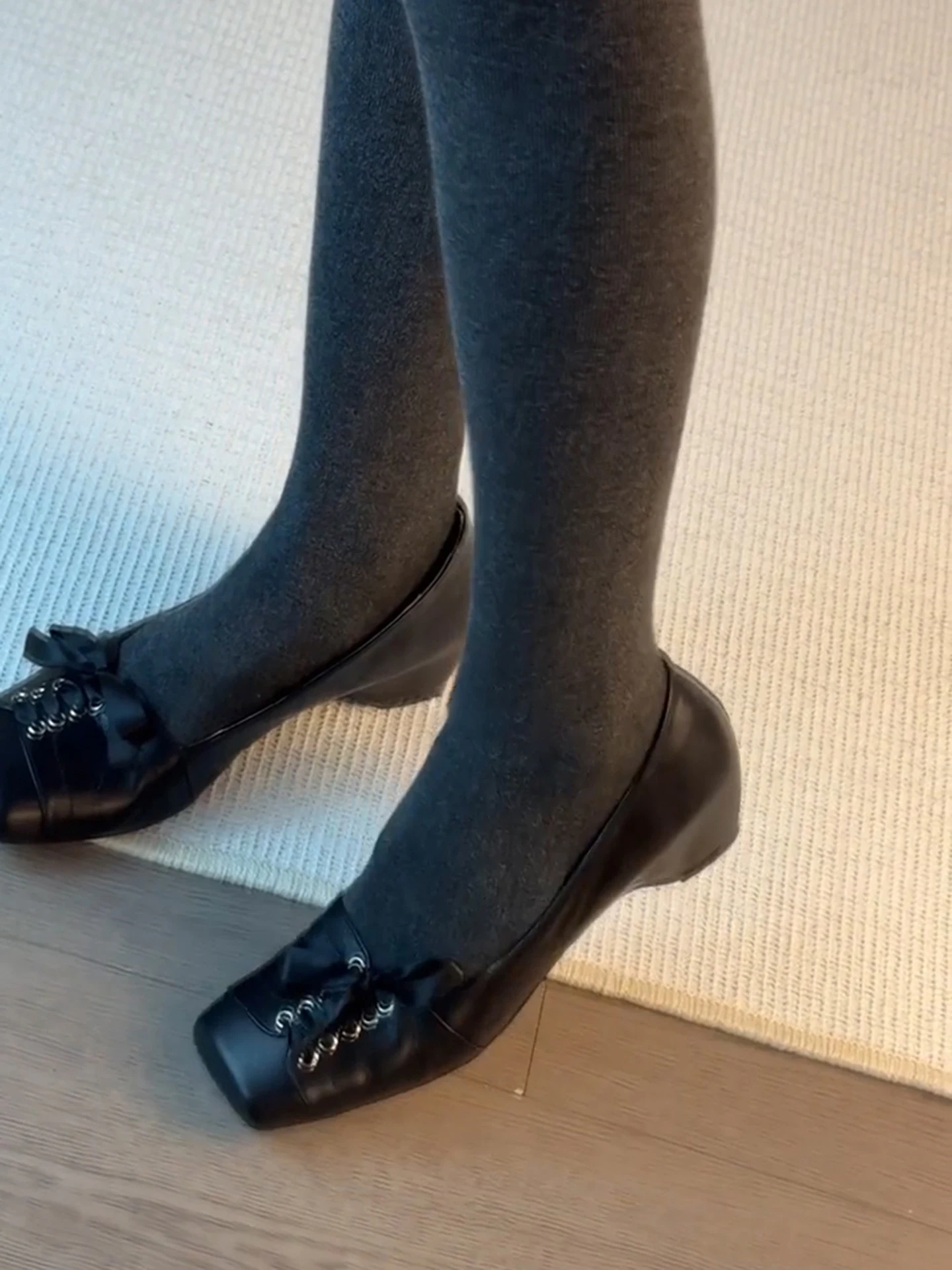 zapatos-planos-de-ballet-de-piel-de-cordero-para-mujer-tacon-medio-deslizables-con-lazo-de-mariposa-punta-cuadrada-calza