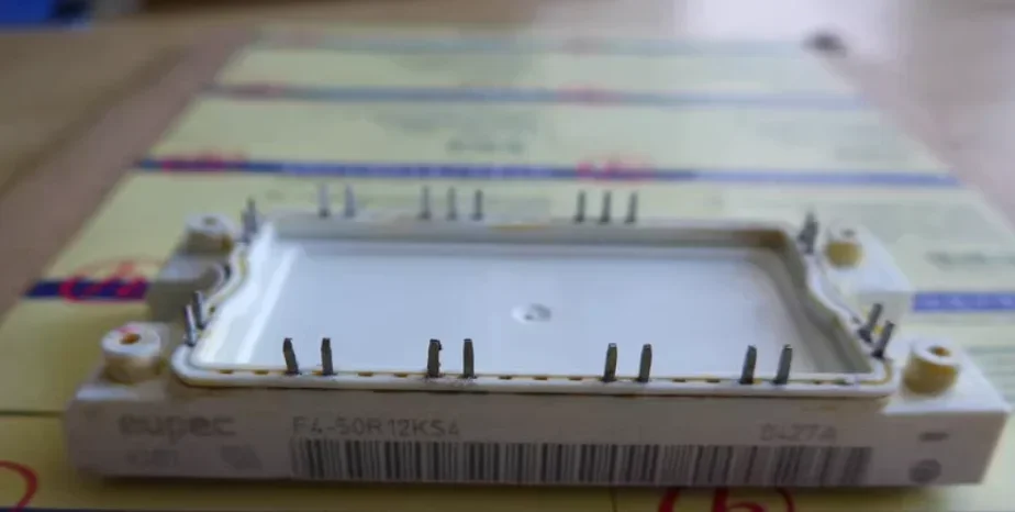 

F4-50R12KS4 новый и оригинальный