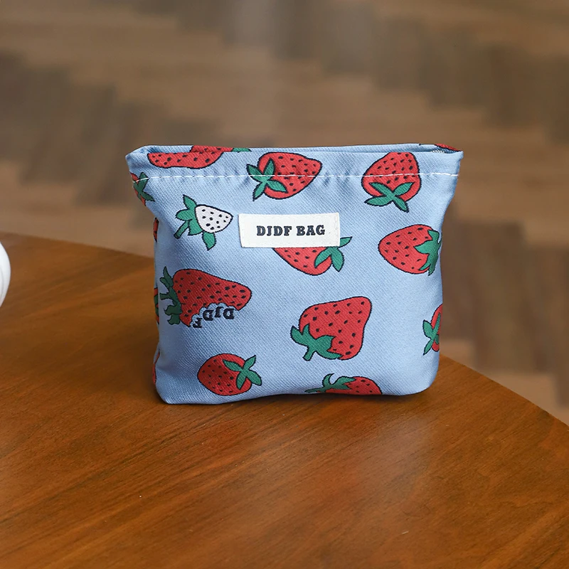 Women\'s Cosmetic Bag Small Blue Strawberry Portable Cosmetics Lipstick Storage Bag Commuter Coin Purse Clutch Bag Key Case