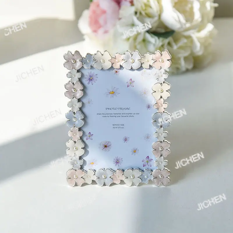 

5 Inch Creative Four Petal Metal High-Grade Coloured drawing Photo Frame Duplex Wedding Photo Frame