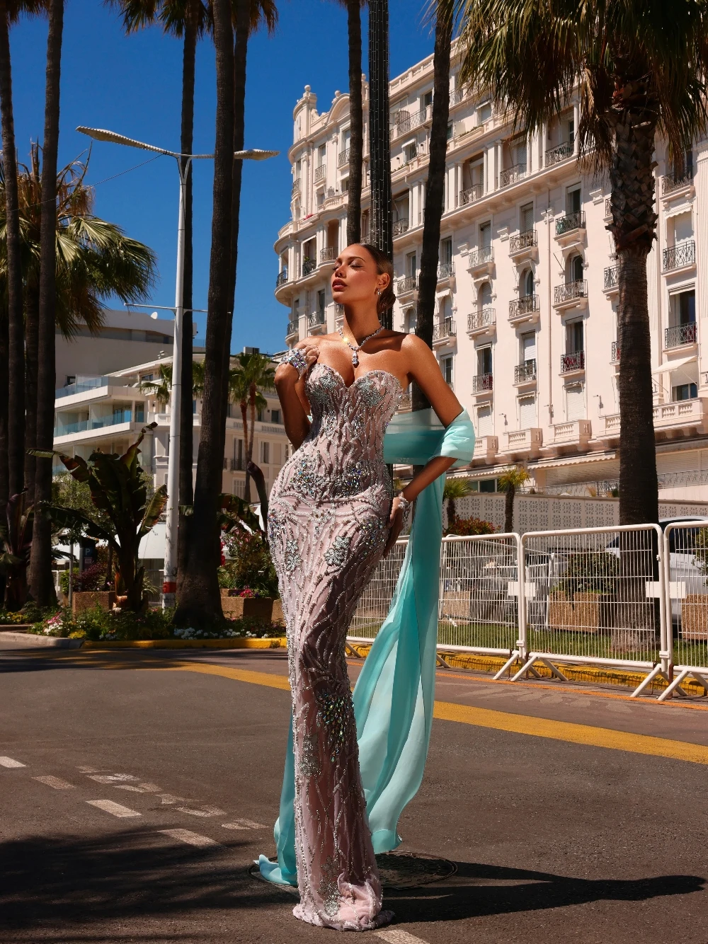 Opulent Sparkling Evening Dress With Cape Graceful Sweetheart Neckline Sequined Crystals Galas Prom Cocktail Gown Customized