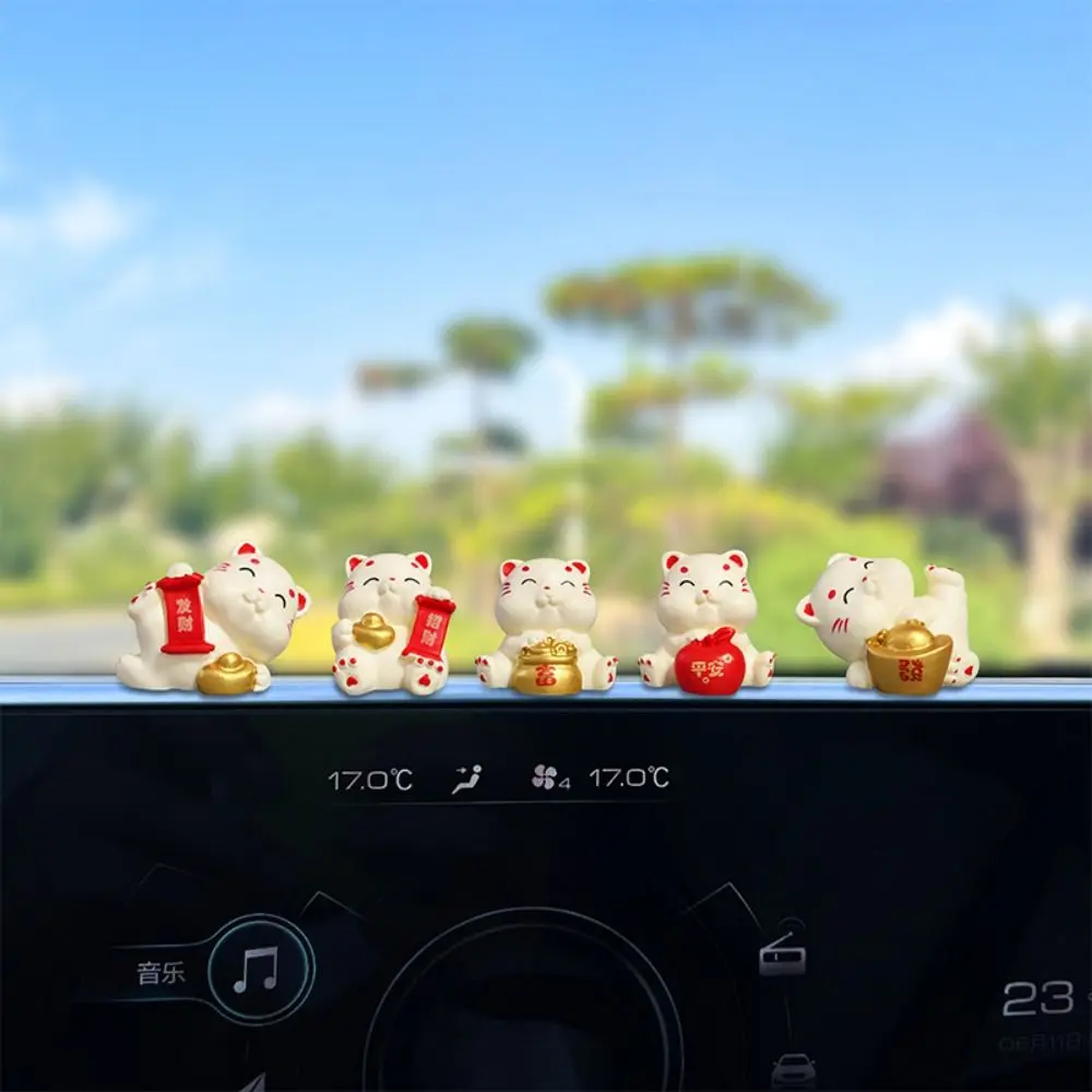 Gifts Japanese Lucky Cat Figurines Cute Creative Wealth Fortune Sculpture Kawaii New Year Car Ornaments Home