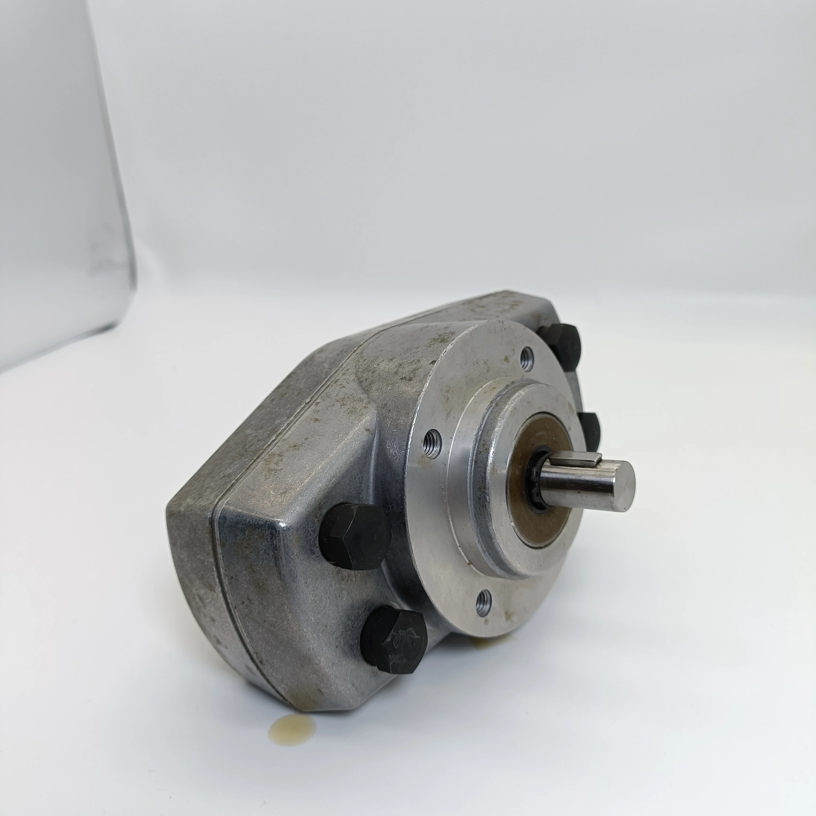 R2. 2-2.2 - 2.2-2 2-2.2 A 3-0.8 - 0.3-0 R9. 8-9.8 - 9.8-9 R11. 8-11.8 R0. 3-1.7Hydraulic Piston Pump