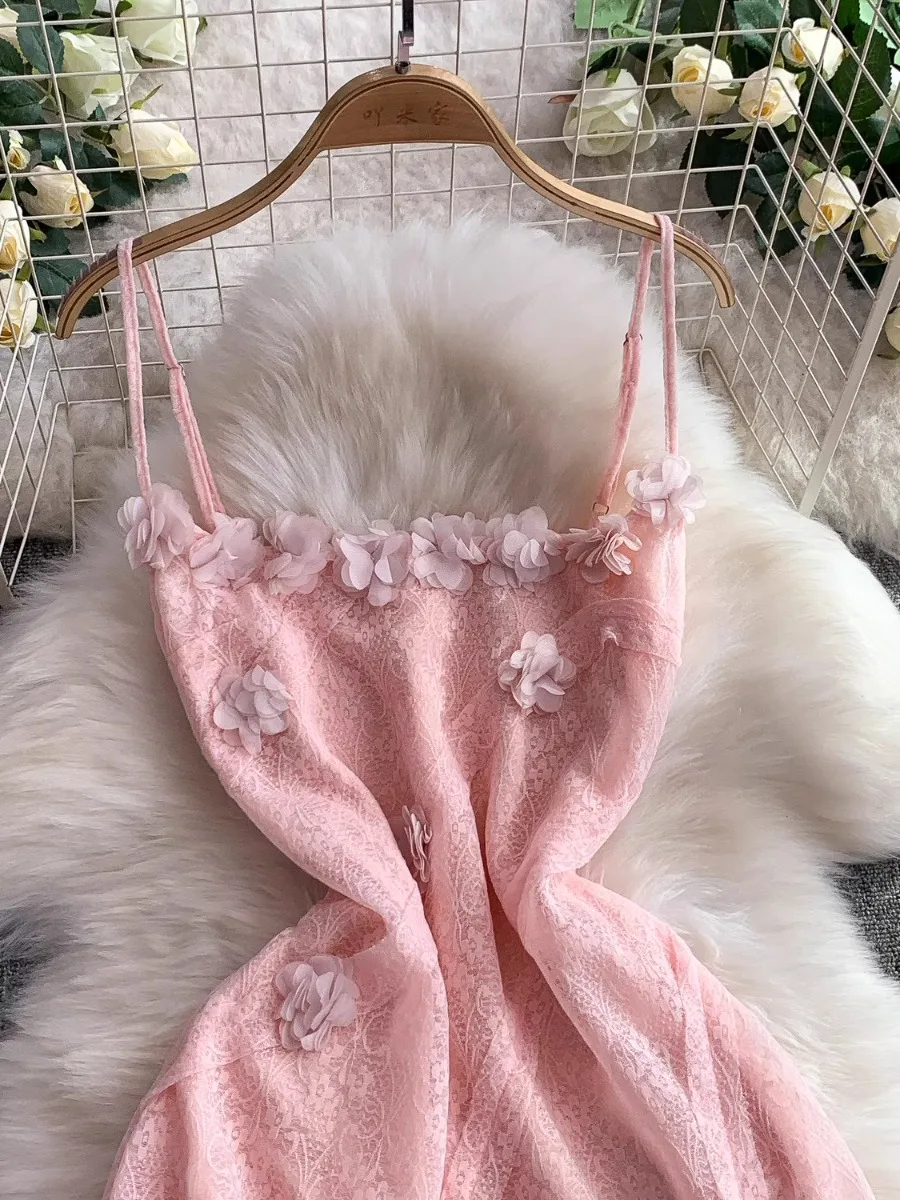 Foamlina นางฟ้าที่สวยงาม 3D ดอกไม้สีชมพูชุดยาวผู้หญิงฤดูร้อนใหม่ฝรั่งเศสที่ไม่ซ้ํากันสวยลูกไม้ Halter Maxi ชุดวันหยุด