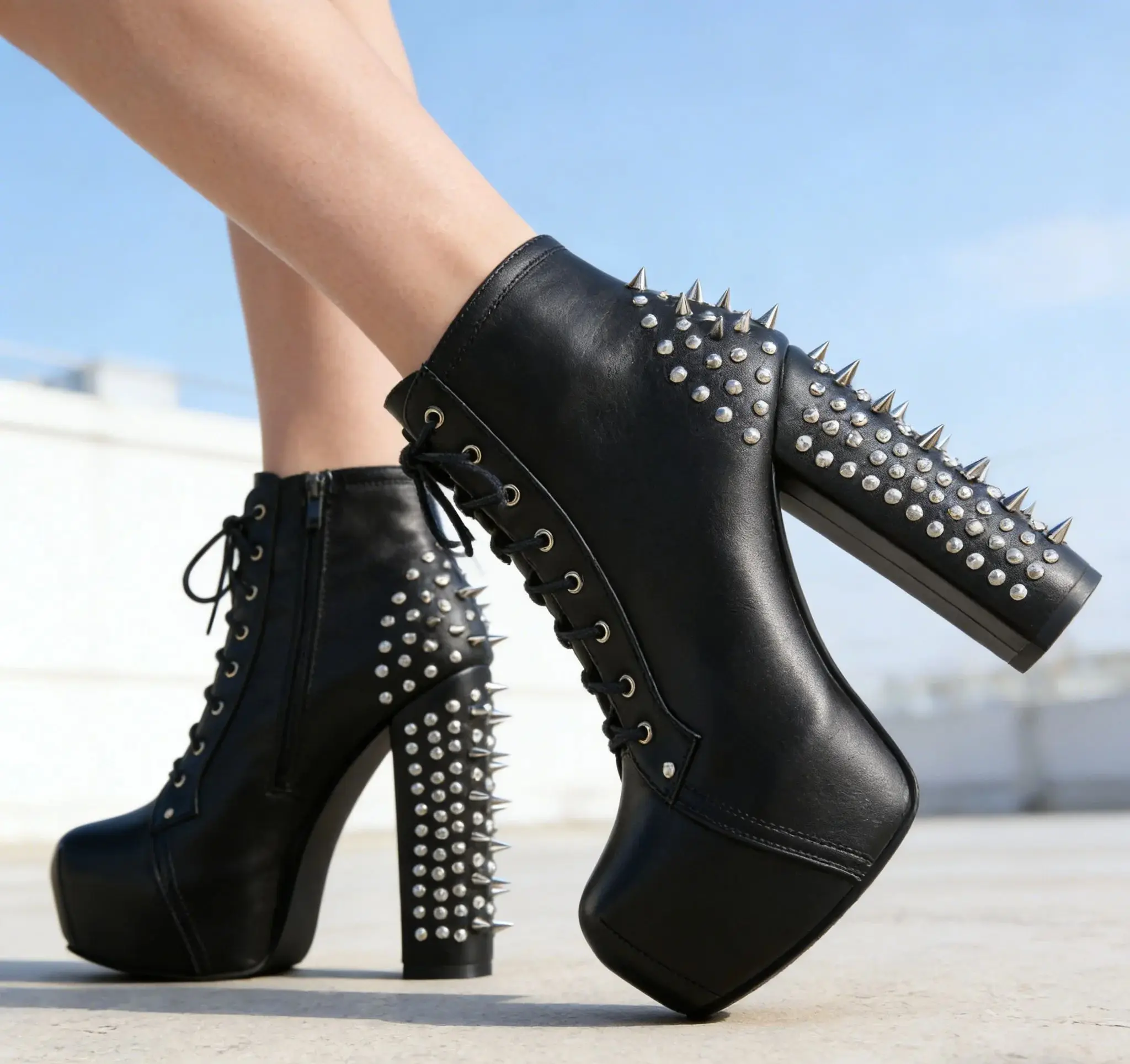 Women's Fashion Ankle Boots 2026 New Trend Rivet Design Comfortable Non-slip Sole Casual Shoes for Daily Streetwear Outdoor Walk