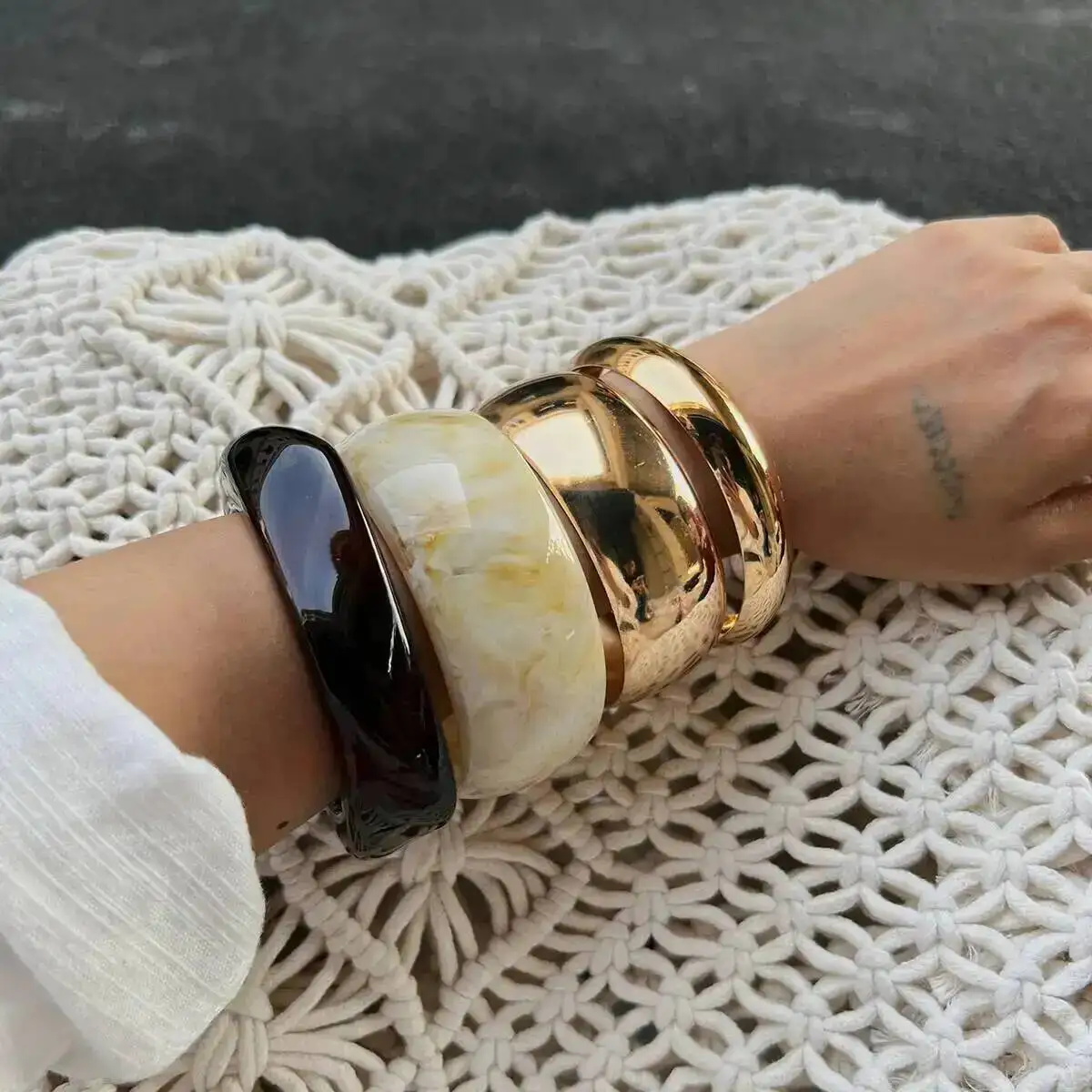 

Lacteo 4 Styles Hyperbole Punk Irregular Resin Acrylic Bangles Women Trend Vintage Metal Springs Wide Bracelet Steampunk Jewelry