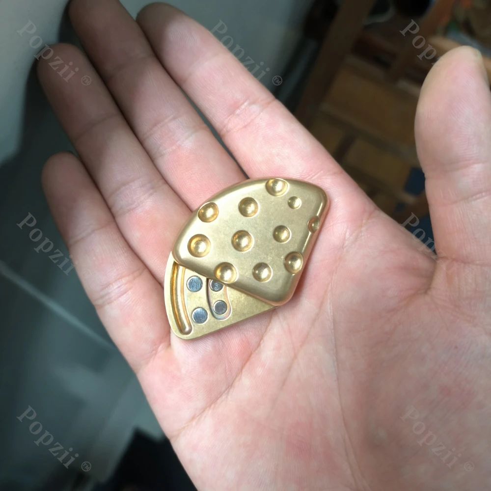 LEYANG Formaggio Ottone Magnetico Spinta Laterale Cursore Giocattoli Antistress MINI Moneta A Scatto Ufficio Gadget Antistress Ansia Giocattoli