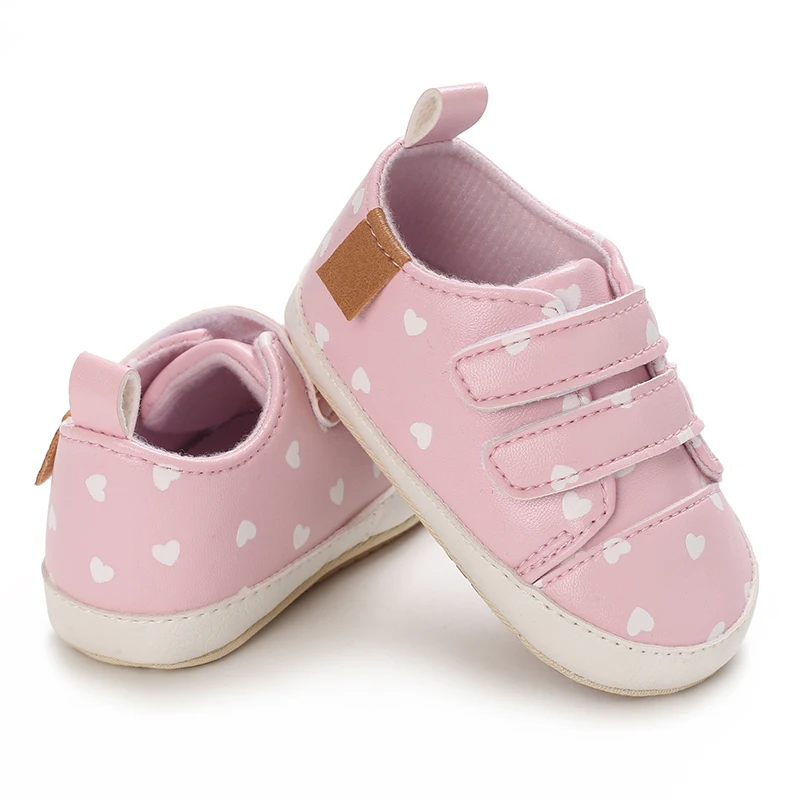 Scarpe da bambino ragazze cuore stampa Casual suola morbida antiscivolo bambini che camminano primi camminatori