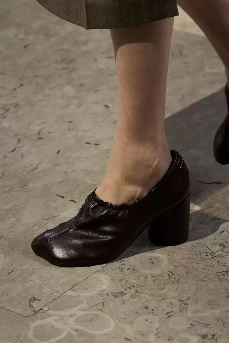 Consice Style Round Toe Women Pumps Shoes Round High Heels Slip On Design Large Size Leisure Comfortable Shallow Shoes