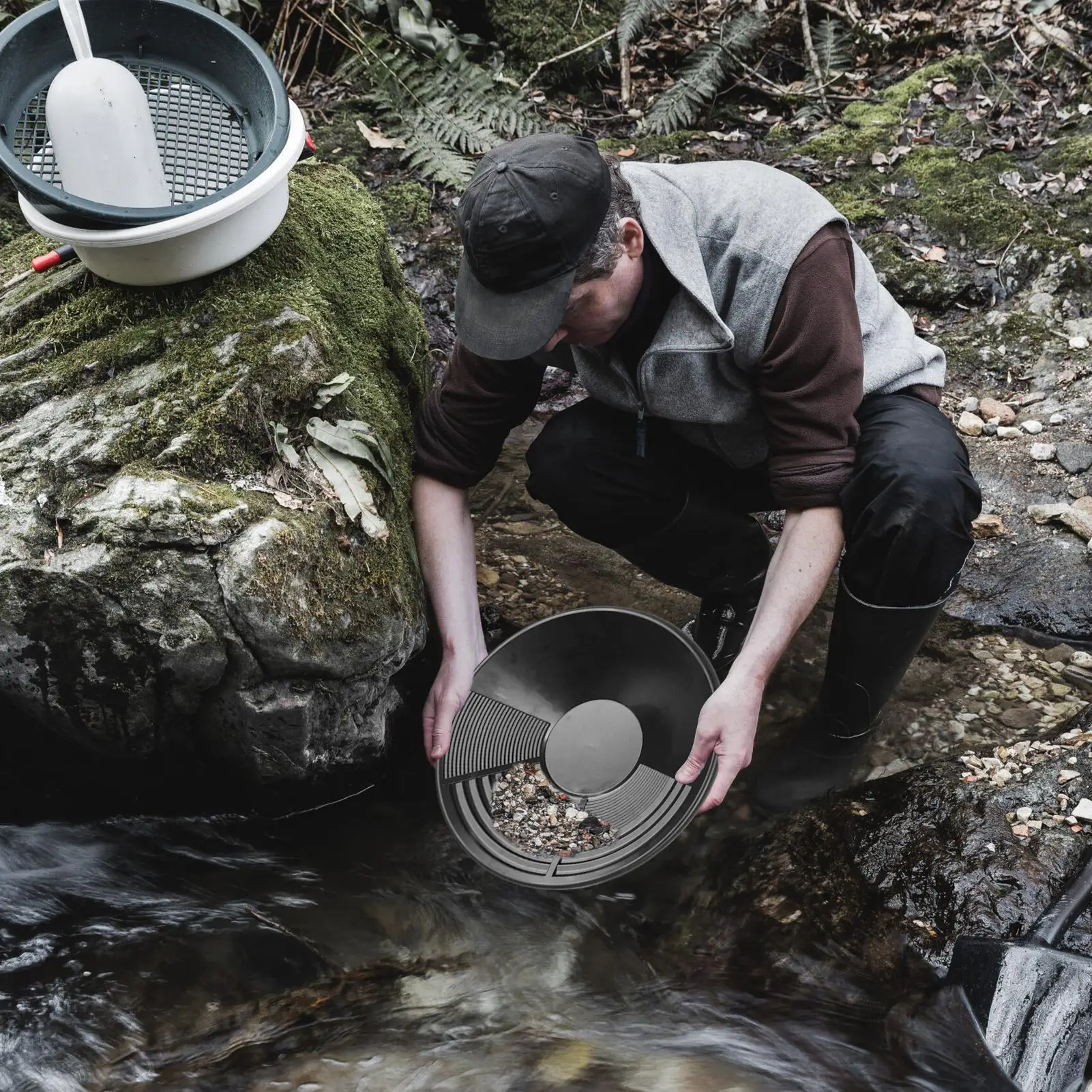 Gold Pan with Riffle Design Durable Prospecting Tool for Gold Mining Metal Detect Efficient Outdoor Wash Gold Panning Equipment
