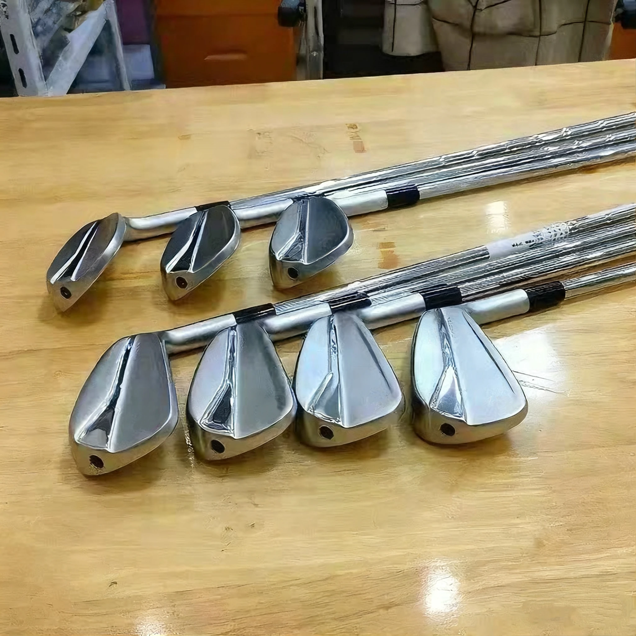 مجموعة حديد جولف مزورة لليد اليمنى مع مادة قبضة مطاطية لحقيبة الجولف باللون الفضي والأسود #3