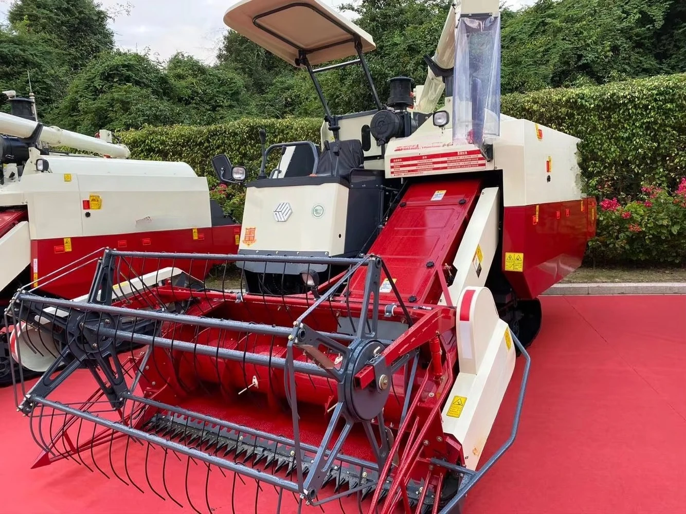 Mietitrebbiatrice semovente pe - Farming Agriculture Video recensione e prezzo