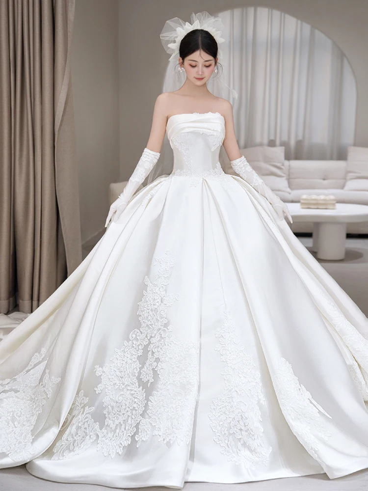 

Silk Satin Wedding Dress Floor-Length Bride Gown Elegant High Waist Princesse Style Floral Embroidery Long Train White Weddin...