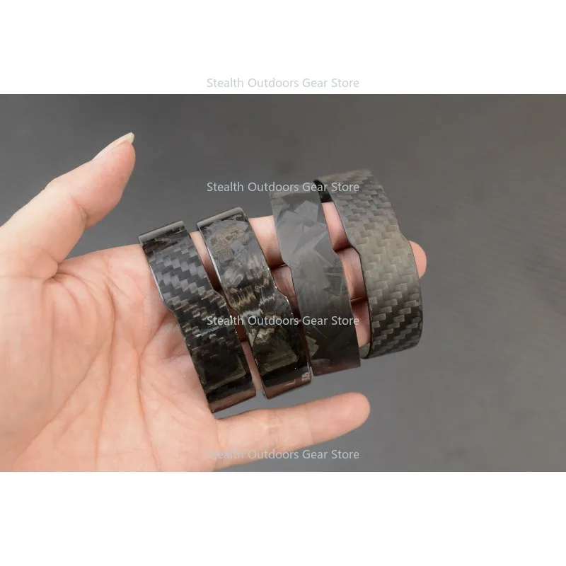 carbon-fiber-bracelet-a-niche-design-for-men-as-a-gift-simple-and-elegant-couple's-wristband-luxurious-bracelet