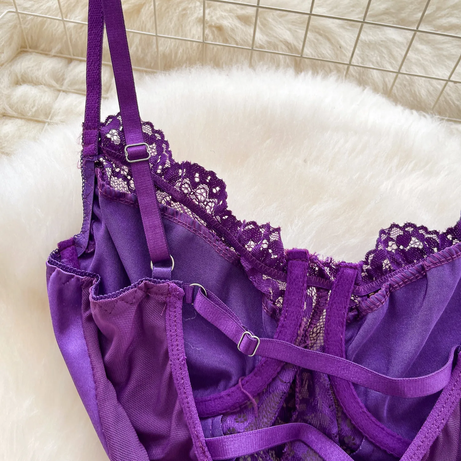 ملابس داخلية عتيقة مقسمة من الدانتيل الساتان بأكمام طويلة ملابس نسائية للخريف على الموضة