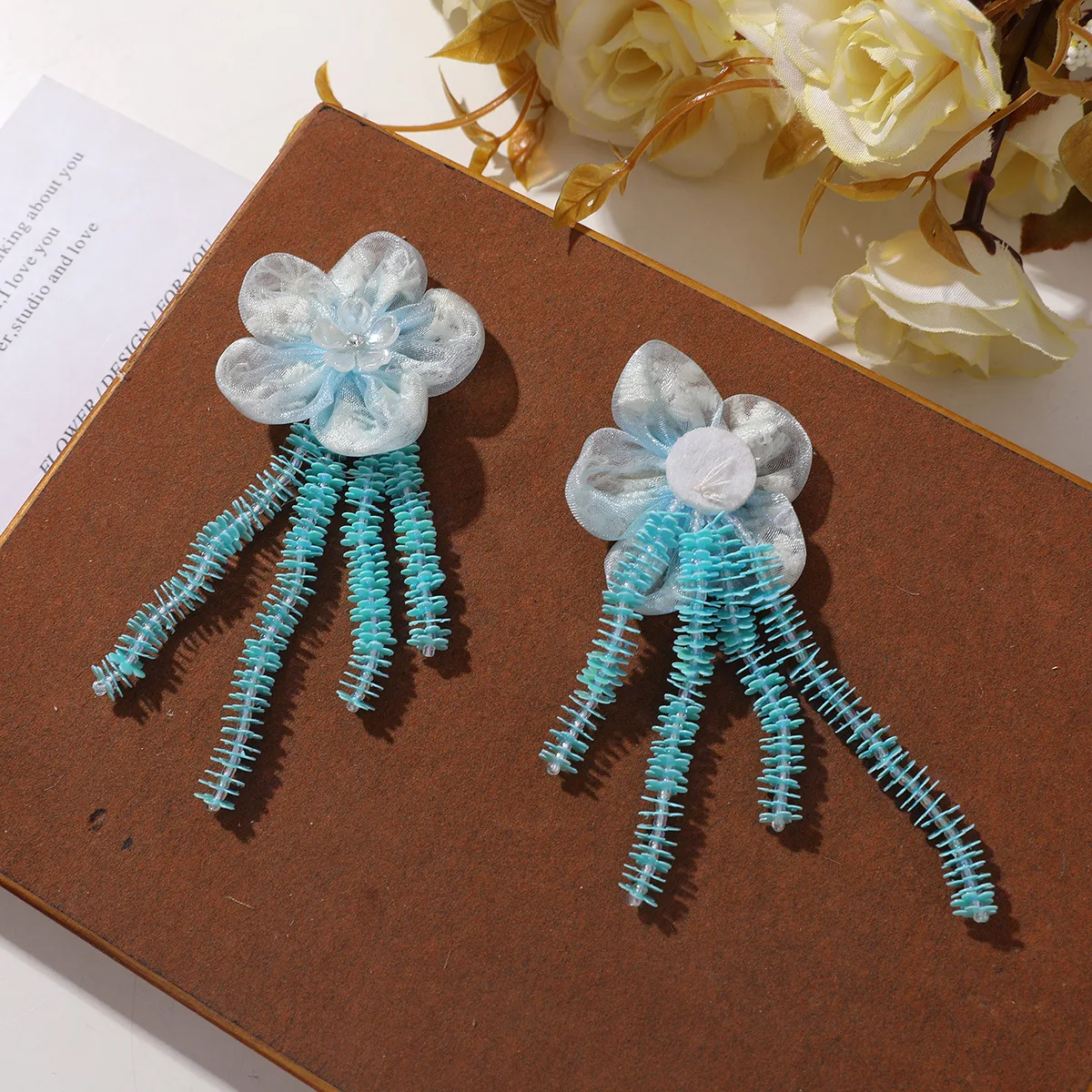 

10 шт., нашивки с пятилепестками и кисточками, стразами, ручная работа, нашивки с пятью лепестками цветов для одежды, шапок, обуви, сумок, аксессуаров, нашивка