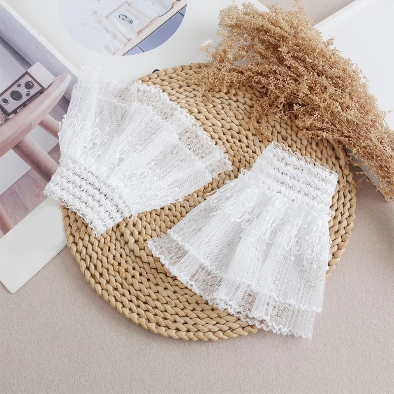 A pair of Three-dimensional Lace High-end Cuff Women's Clothing Accessories with Mesh Hook Pattern Decoration
