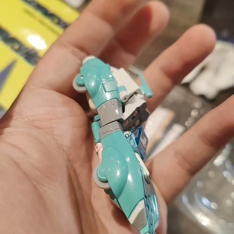 Originele Transformatie Robot Model Arcee Anime Actie Populaire Favorieten Figuur Vervorming Optimus Prime Speelgoed Kid Puzzel Geschenken